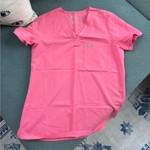 NWOT pink figs set - Picture 2 of 4